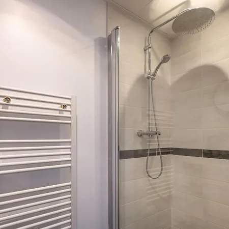 Pour 4 - 300m De La De