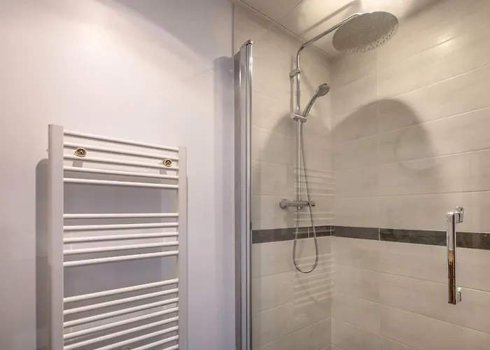 Pour 4 - 300m De La De